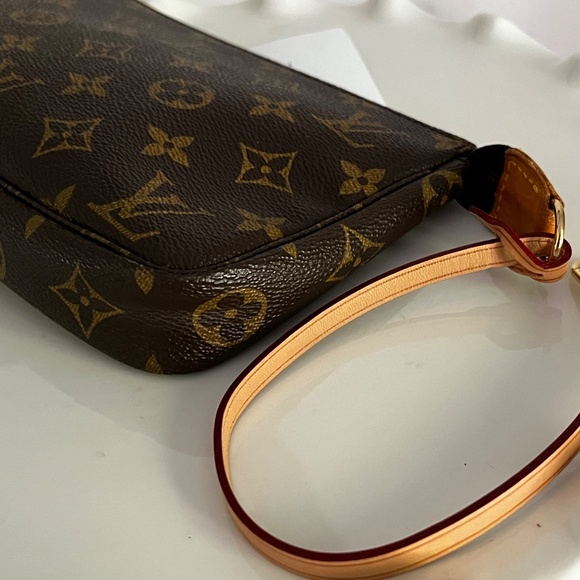 Louis Vuitton Pochette Accessories 1997 - Picture 10 of 16